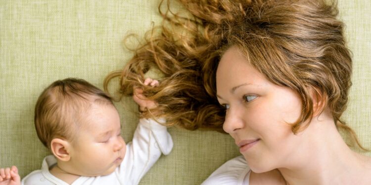 Die Haarbalance nach der Schwangerschaft wiederfinden