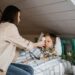 Fieber beim Kind: wann Medikamente helfen