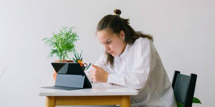 Latein in der Schule 2026: Eltern helfen richtig
