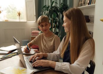 Online Nachhilfe: So entlasten Sie Ihre Familie beim Lernen