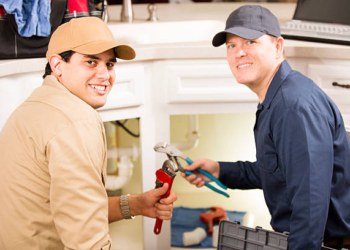 Wie regionale Rohrprofis schnelle Hilfe bei Verstopfungen garantieren